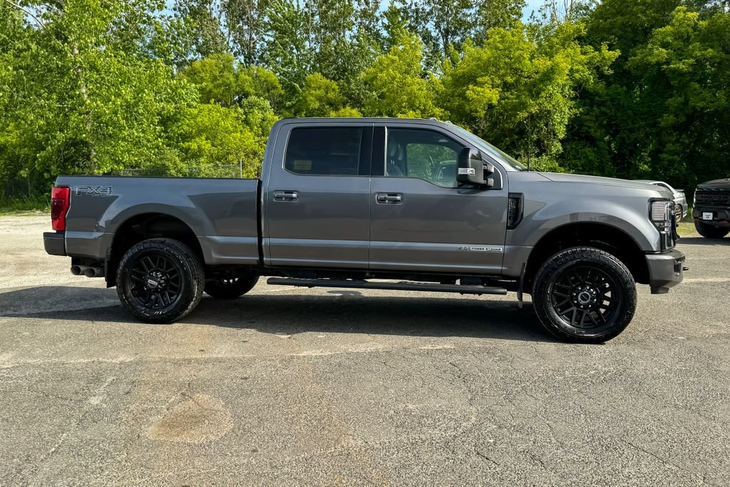 Certified 2022 Ford F350 Lariat w/ Black Appearance Package AWD/4WD image 2