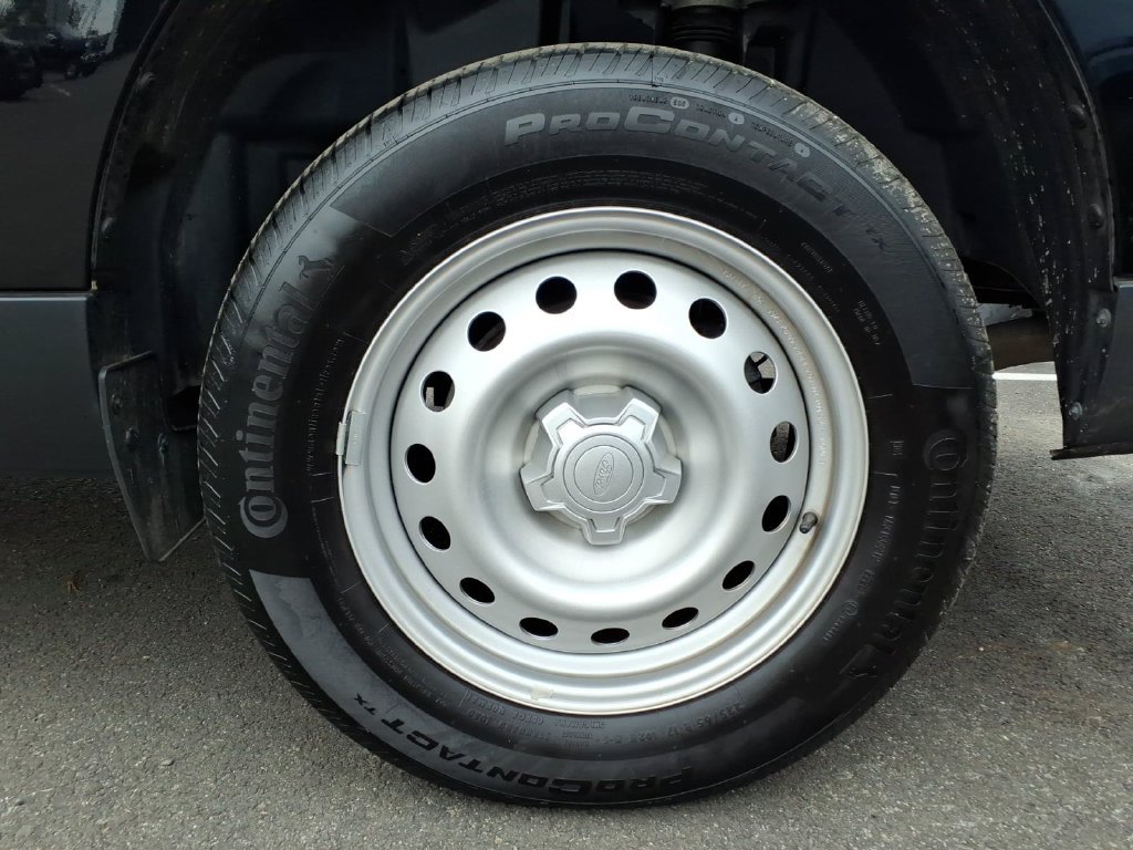 Certified 2025 Ford Maverick XL w/ Equipment Group 102A AWD/4WD image 24