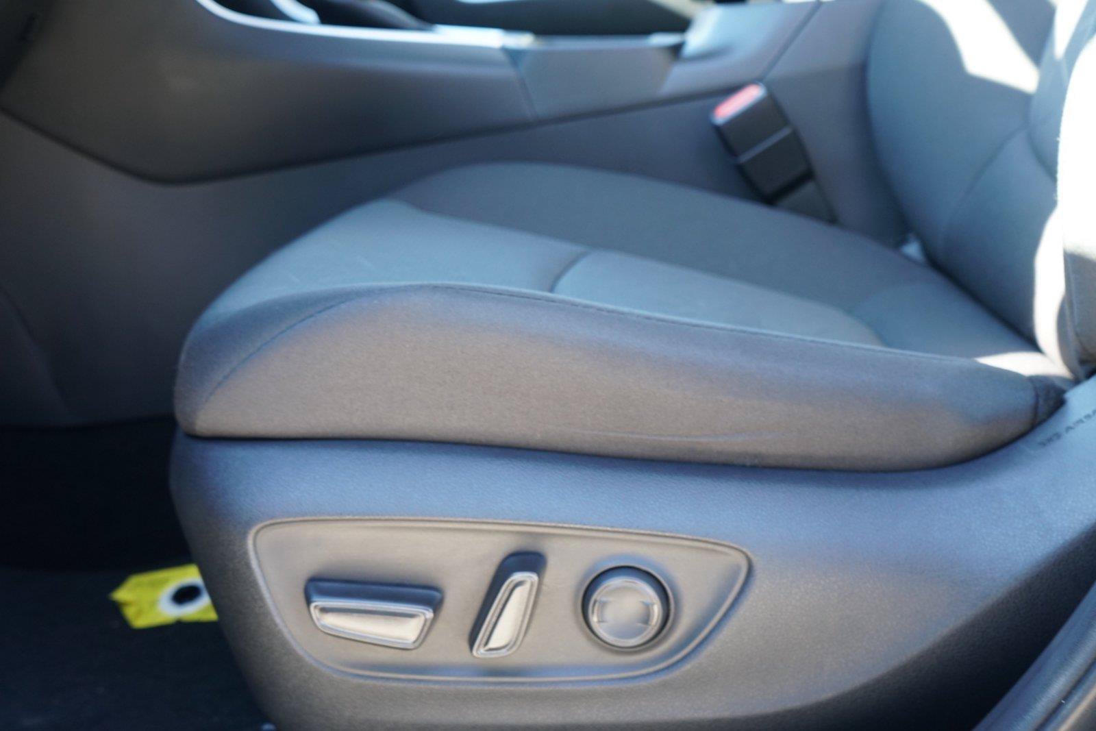 Used 2024 Toyota RAV4 XLE FWD image 20