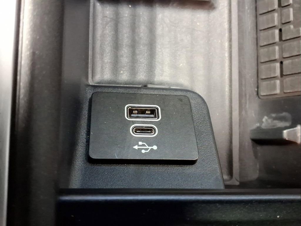 Certified 2025 Ford Expedition Active AWD/4WD image 11