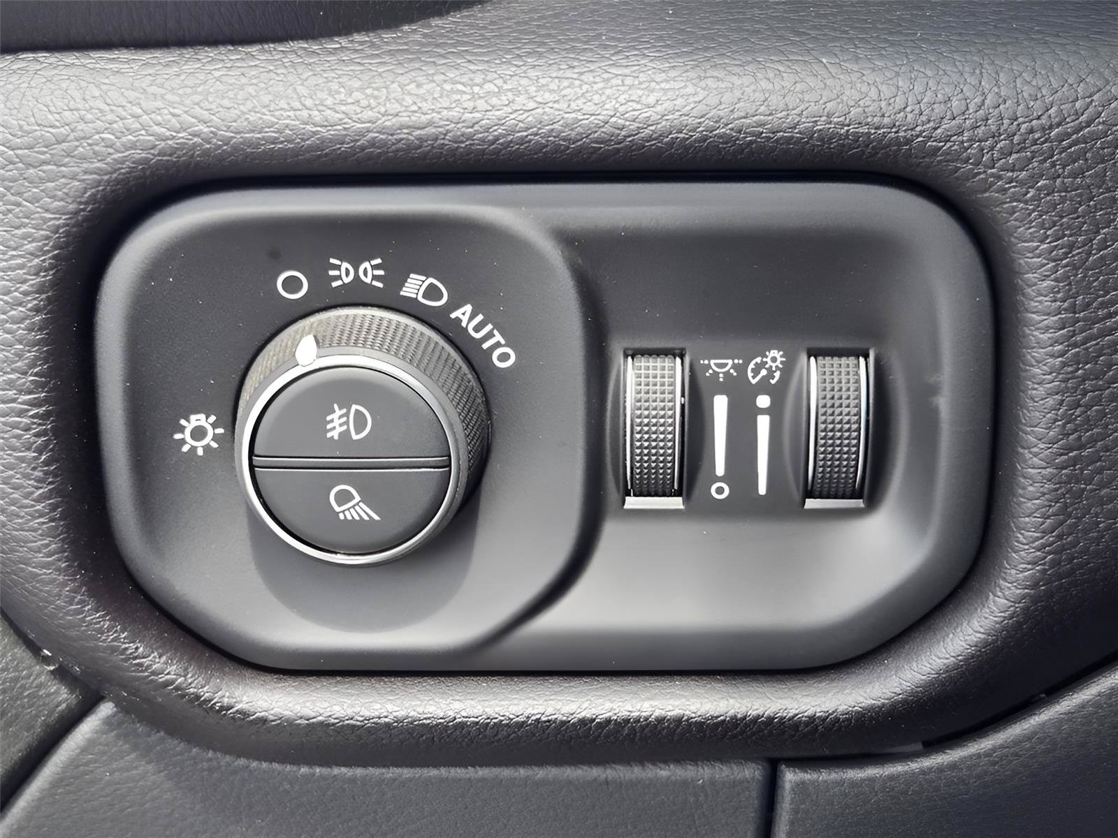 Used 2022 RAM 3500 Laramie AWD/4WD image 21