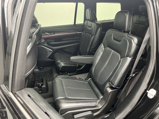 Used 2021 Jeep Grand Cherokee L Overland w/ Luxury Tech Group IV AWD/4WD image 13
