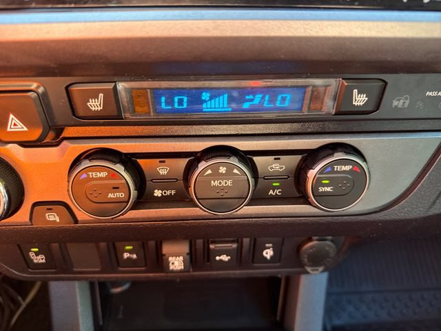 Used 2023 Toyota Tacoma TRD Sport w/ TRD Premium Sport Package AWD/4WD image 31