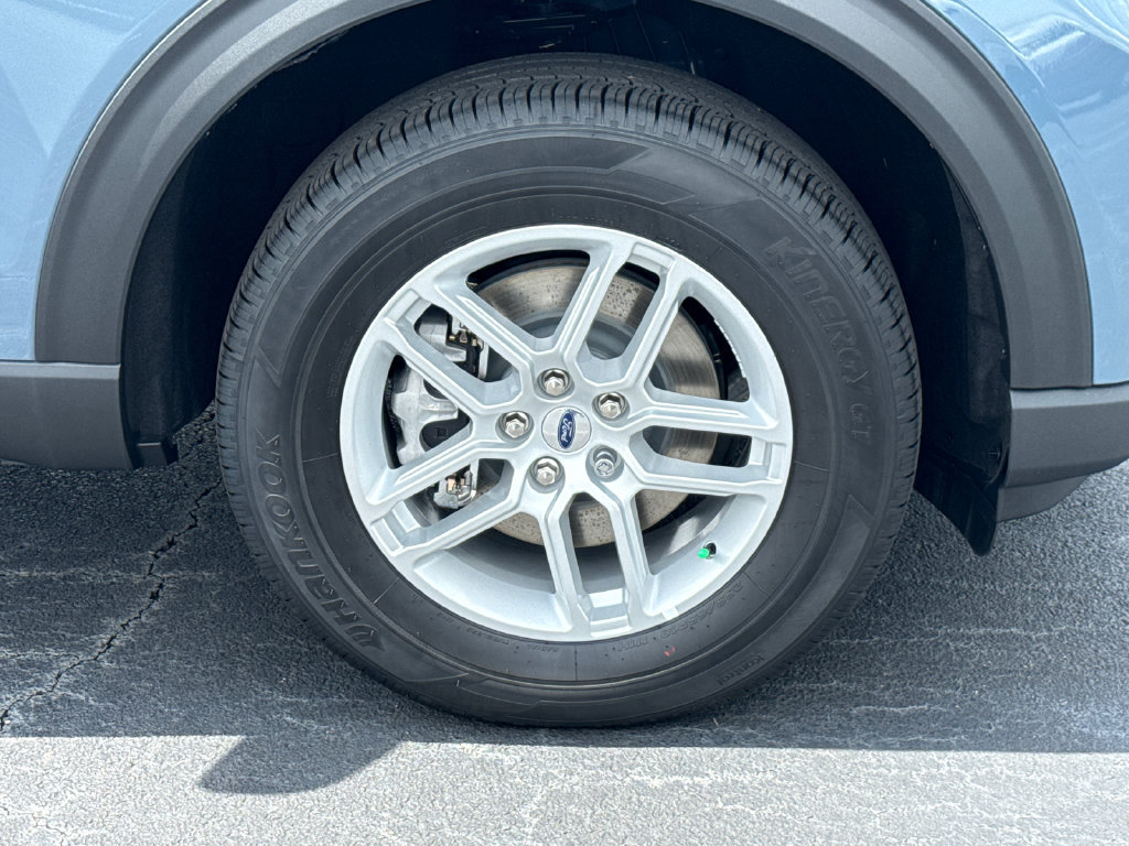 Certified 2026 Ford Explorer Active AWD/4WD image 12