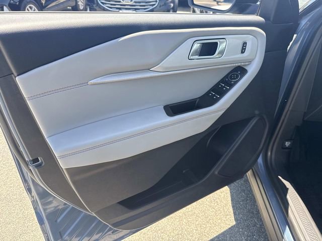 Certified 2025 Ford Explorer Active w/ Active Comfort Package AWD/4WD image 19
