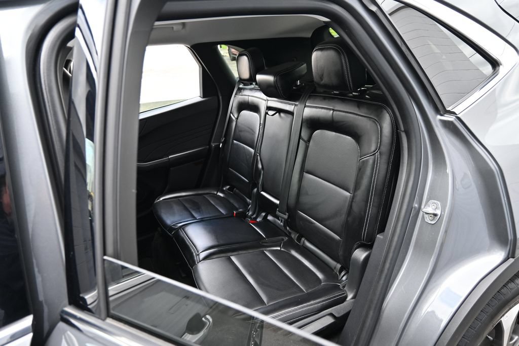 Certified 2024 Ford Escape Platinum AWD/4WD image 25