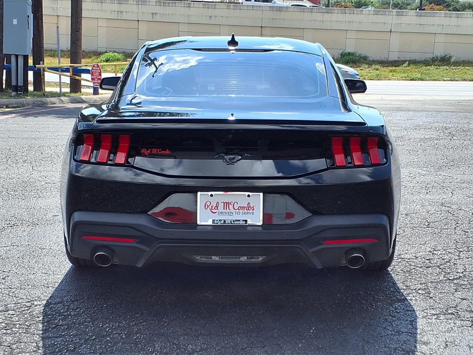 Certified 2025 Ford Mustang Coupe RWD image 7