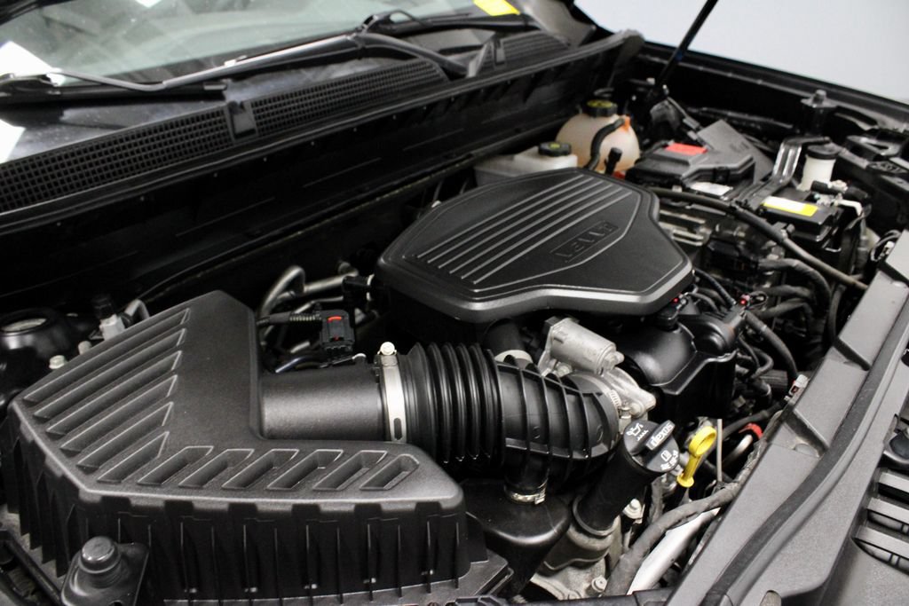 Used 2023 GMC Acadia AT4 w/ Technology Package AWD/4WD image 19