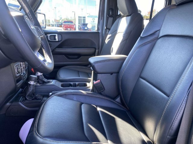 Used 2025 Jeep Wrangler Unlimited Sahara w/ Safety Group AWD/4WD image 15