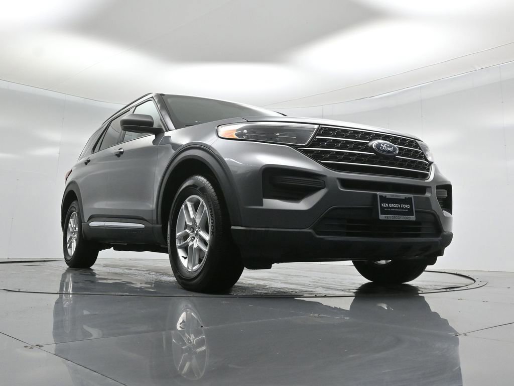 Certified 2022 Ford Explorer XLT w/ Class IV Trailer Tow Package image 5
