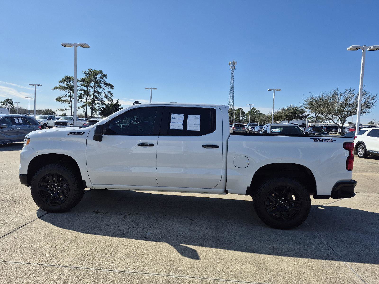 Used 2024 Chevrolet Silverado 1500 LT Trail Boss w/ Convenience Package II image 2