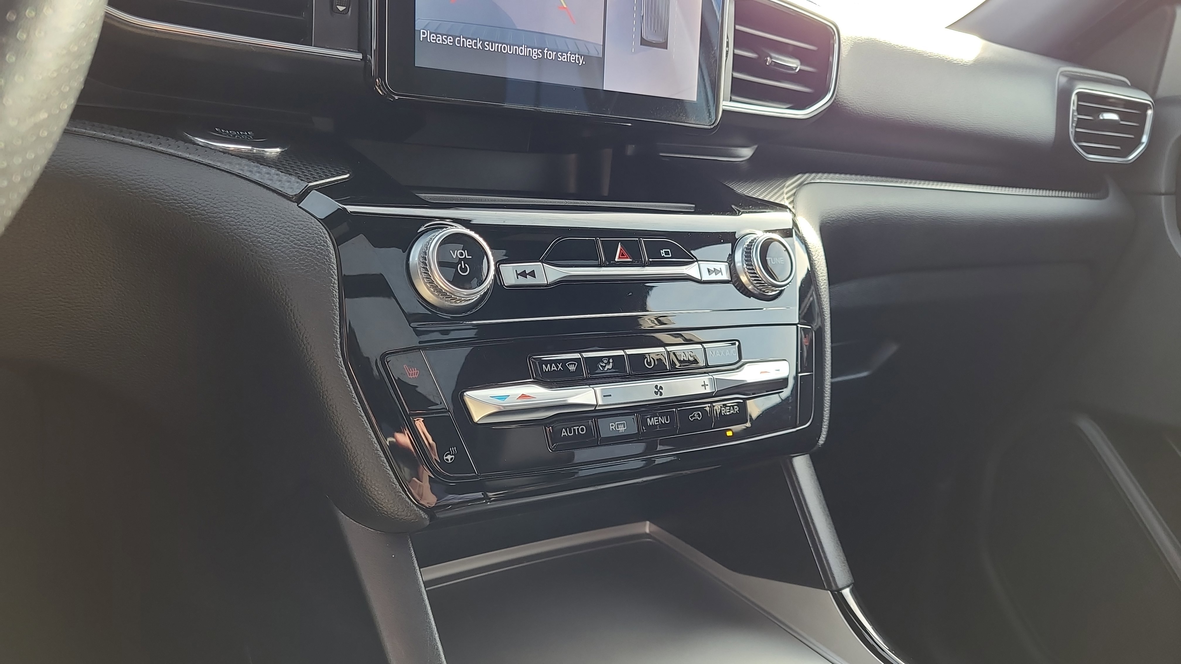 Certified 2023 Ford Explorer ST-Line w/ Class IV Trailer Tow Package image 21