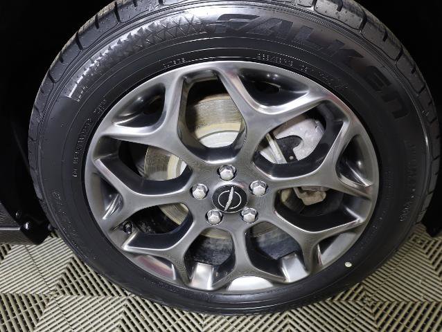 Used 2018 Chrysler 300 S w/ 300S Premium Group image 38