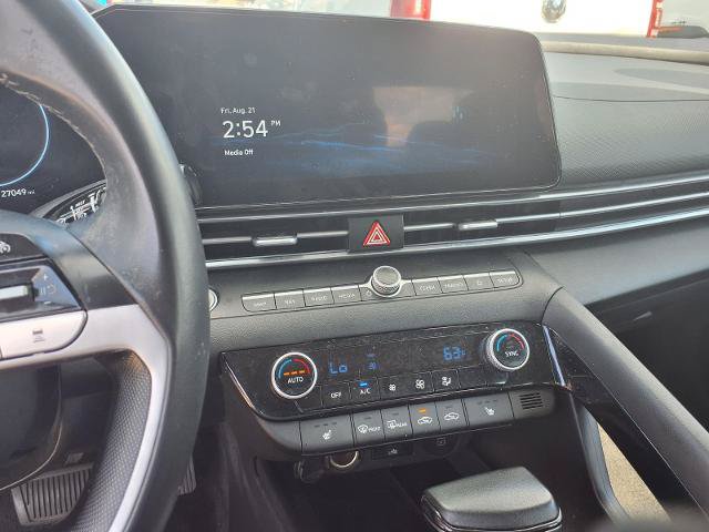 Used 2025 Hyundai Elantra SEL FWD image 12
