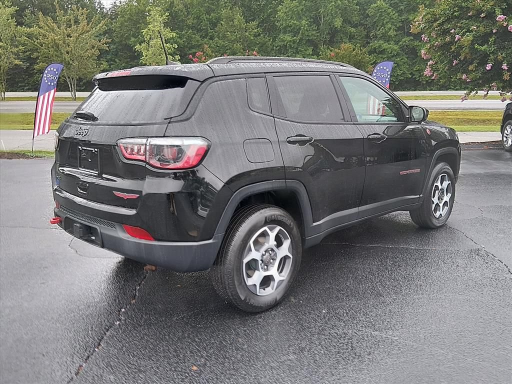 Used 2022 Jeep Compass Trailhawk w/ Trailhawk Convenience Group AWD/4WD image 4