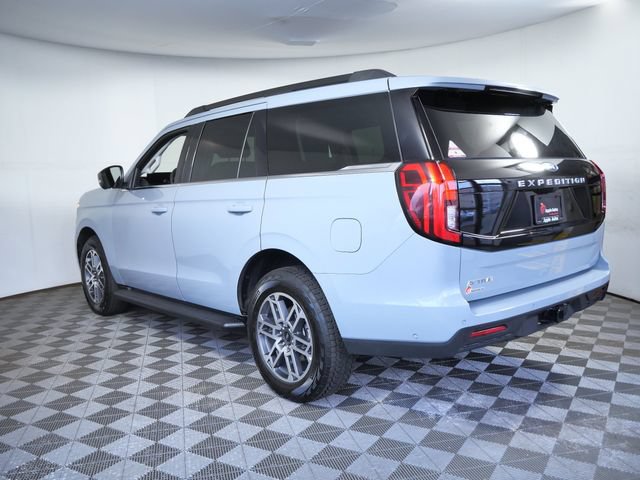 Certified 2025 Ford Expedition Active AWD/4WD image 4