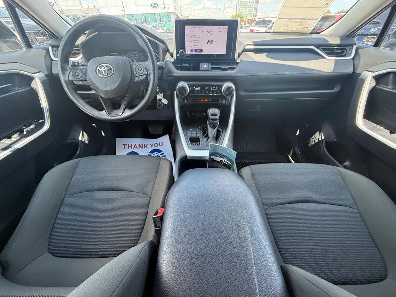 Used 2023 Toyota RAV4 LE AWD/4WD image 15
