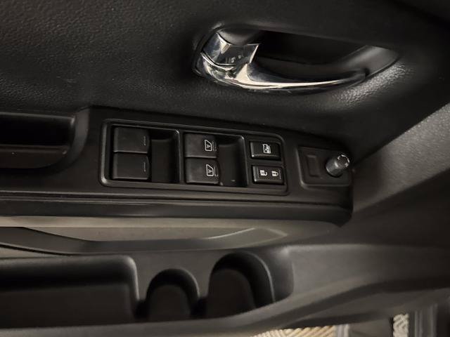 Used 2018 Nissan Titan SV w/ SV Convenience Package AWD/4WD image 10