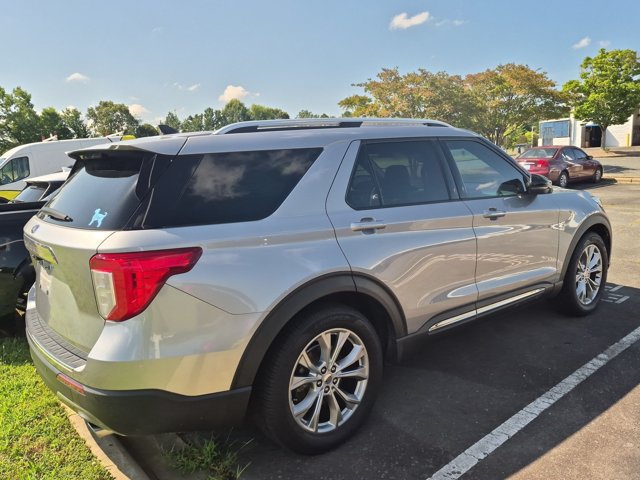 Certified 2021 Ford Explorer Limited w/ Equipment Group 301A RWD image 4