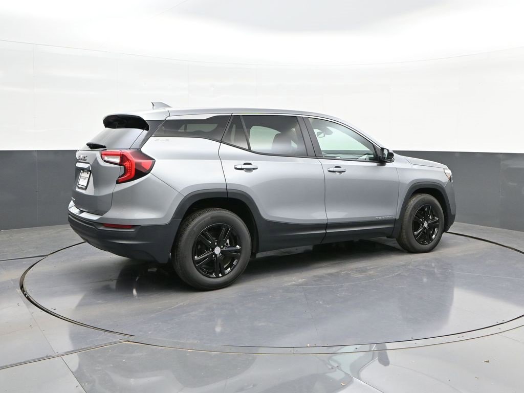 Used 2024 GMC Terrain SLE image 15