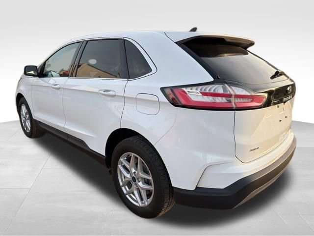 Certified 2022 Ford Edge SEL w/ Convenience Package image 2