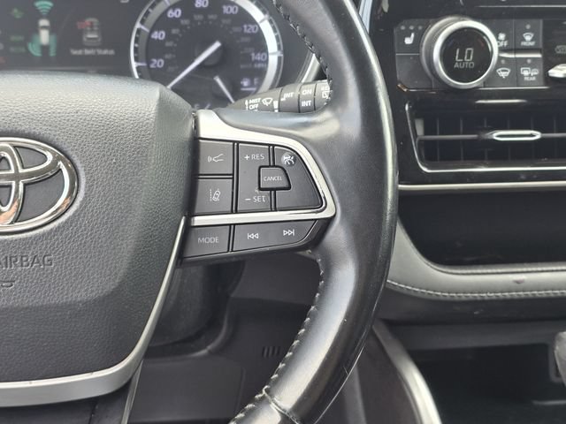 Used 2022 Toyota Highlander XLE FWD image 26