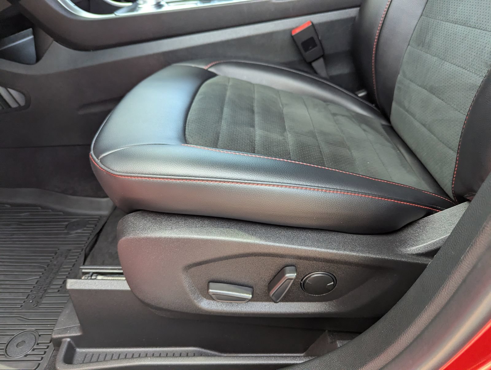 Certified 2022 Ford Edge ST-Line AWD/4WD image 21