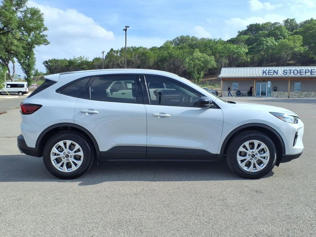 Certified 2025 Ford Escape Active FWD image 2