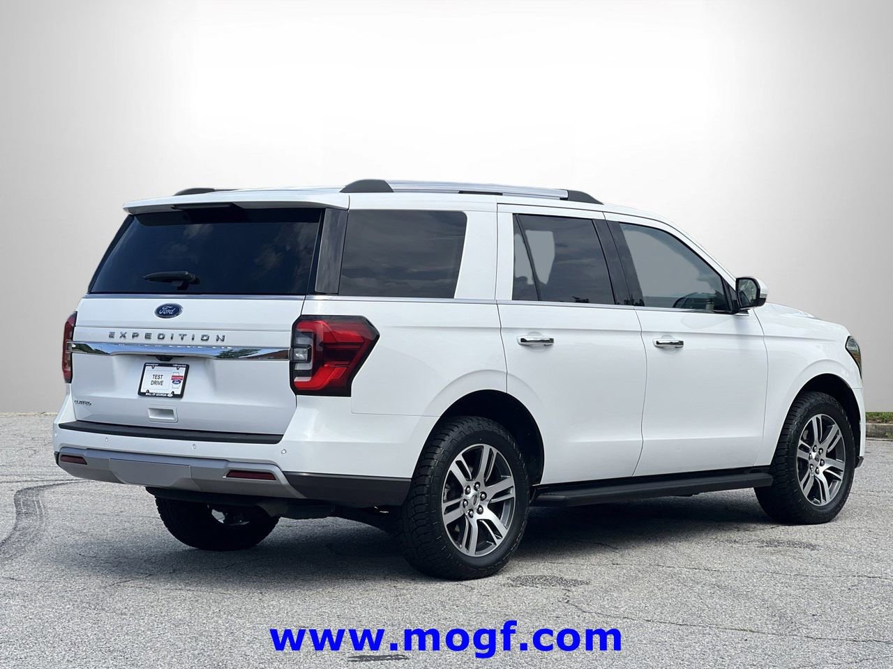 Certified 2024 Ford Expedition Limited AWD/4WD image 3