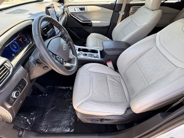 Certified 2021 Ford Explorer Platinum w/ Equipment Group 601A AWD/4WD image 18