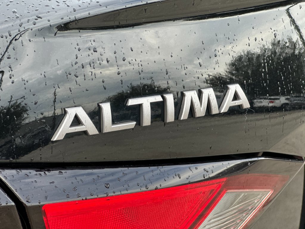 Used 2025 Nissan Altima 2.5 SV FWD image 26