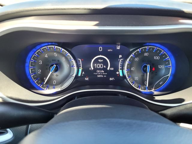 Used 2024 Chrysler Pacifica Touring-L FWD image 21