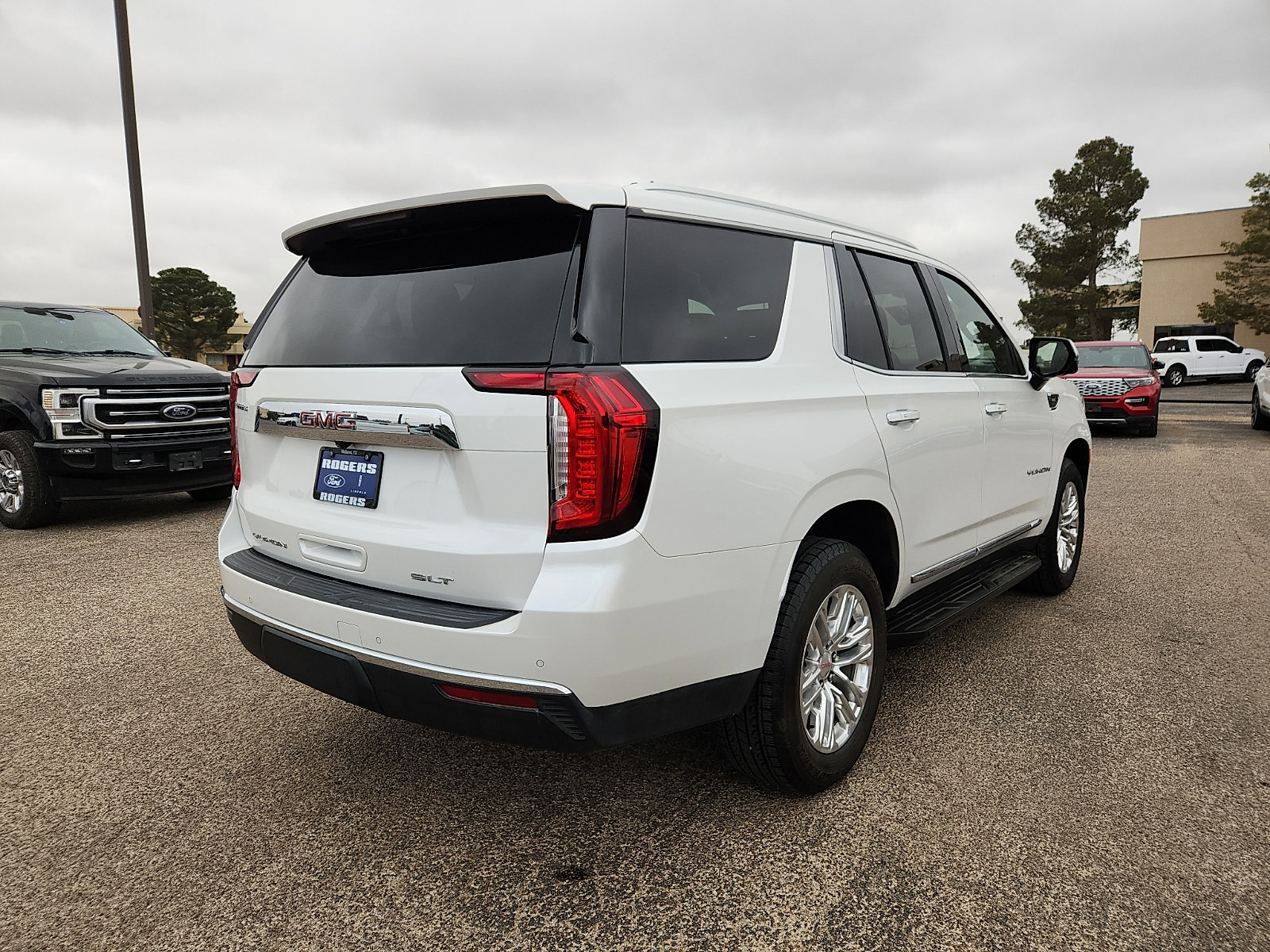 Used 2022 GMC Yukon SLT w/ SLT Luxury Package RWD image 7
