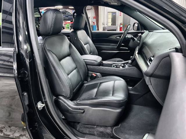 Used 2025 Chevrolet Traverse LT FWD image 26