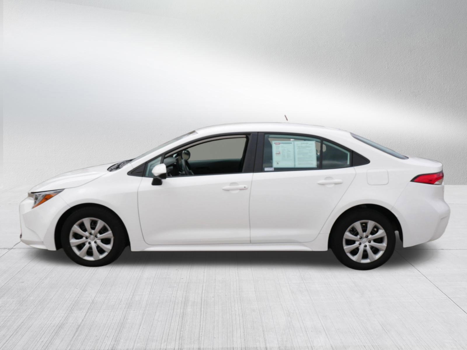 Used 2023 Toyota Corolla LE FWD image 2