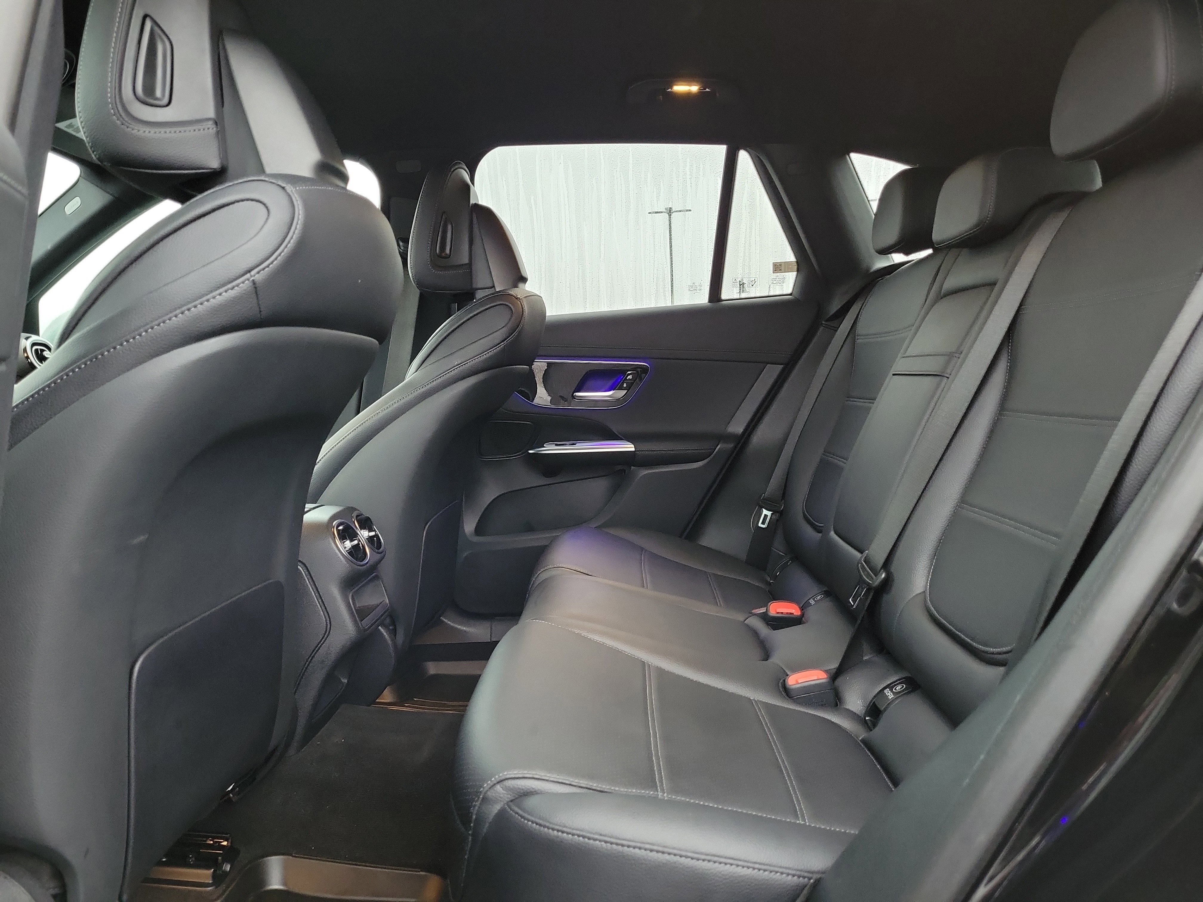 Used 2023 Mercedes-Benz GLC 300 4MATIC image 11