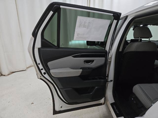 Used 2023 Honda Pilot LX image 40