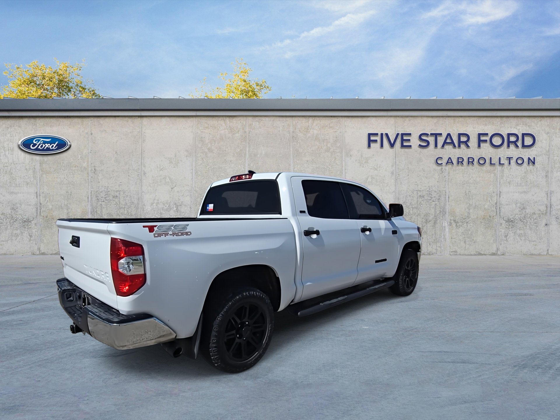 Used 2020 Toyota Tundra SR5 w/ SR5 Leather Package image 8