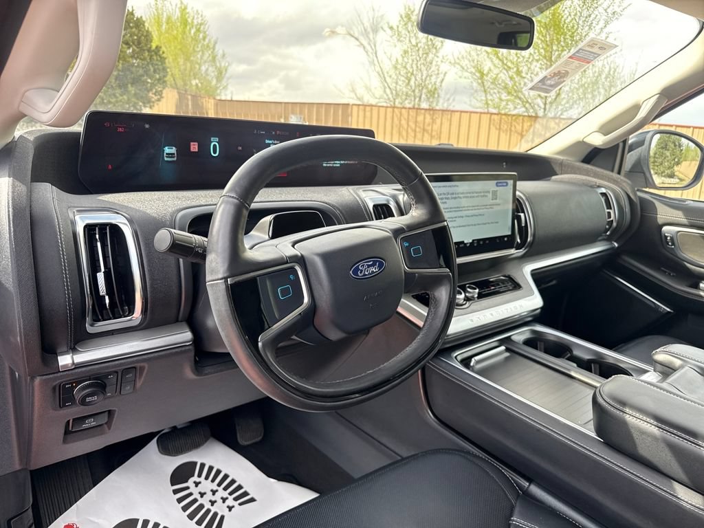Certified 2025 Ford Expedition Platinum AWD/4WD image 12