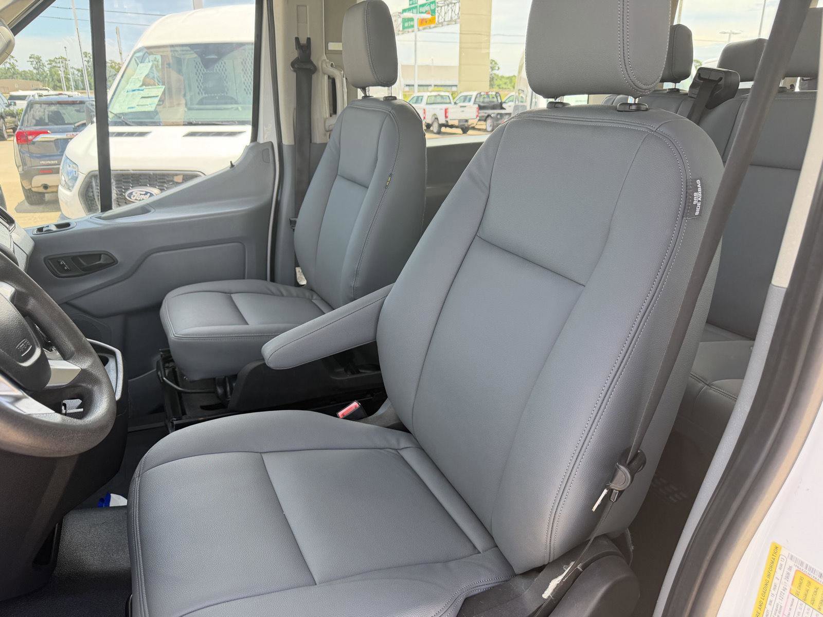 Certified 2019 Ford Transit 350 XL RWD image 18