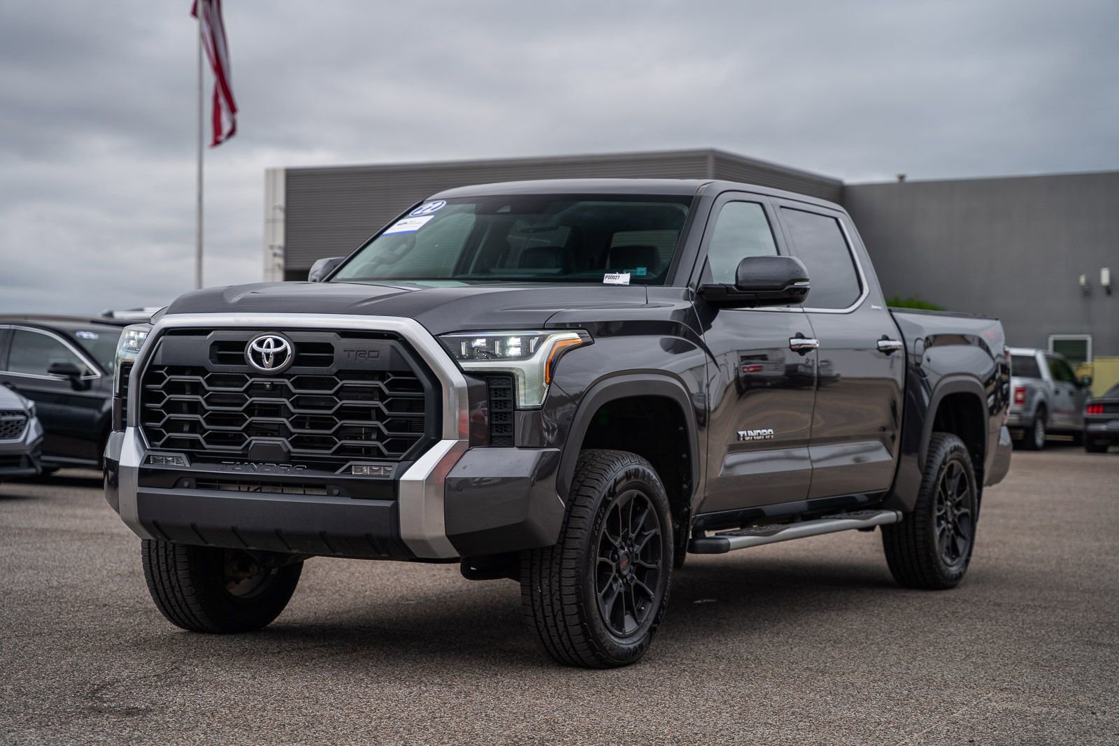 Used 2022 Toyota Tundra Limited w/ TRD Off-Road Package AWD/4WD image 5
