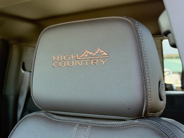 Used 2023 Chevrolet Silverado 1500 High Country w/ Technology Package AWD/4WD image 19