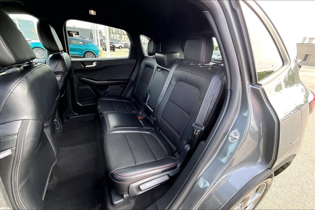 Certified 2025 Ford Escape ST-Line Select AWD/4WD image 24