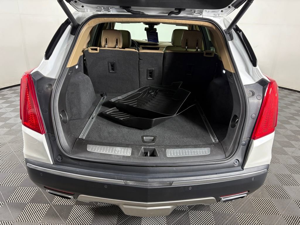 Used 2017 Cadillac XT5 Platinum w/ Driver Assist Package image 32