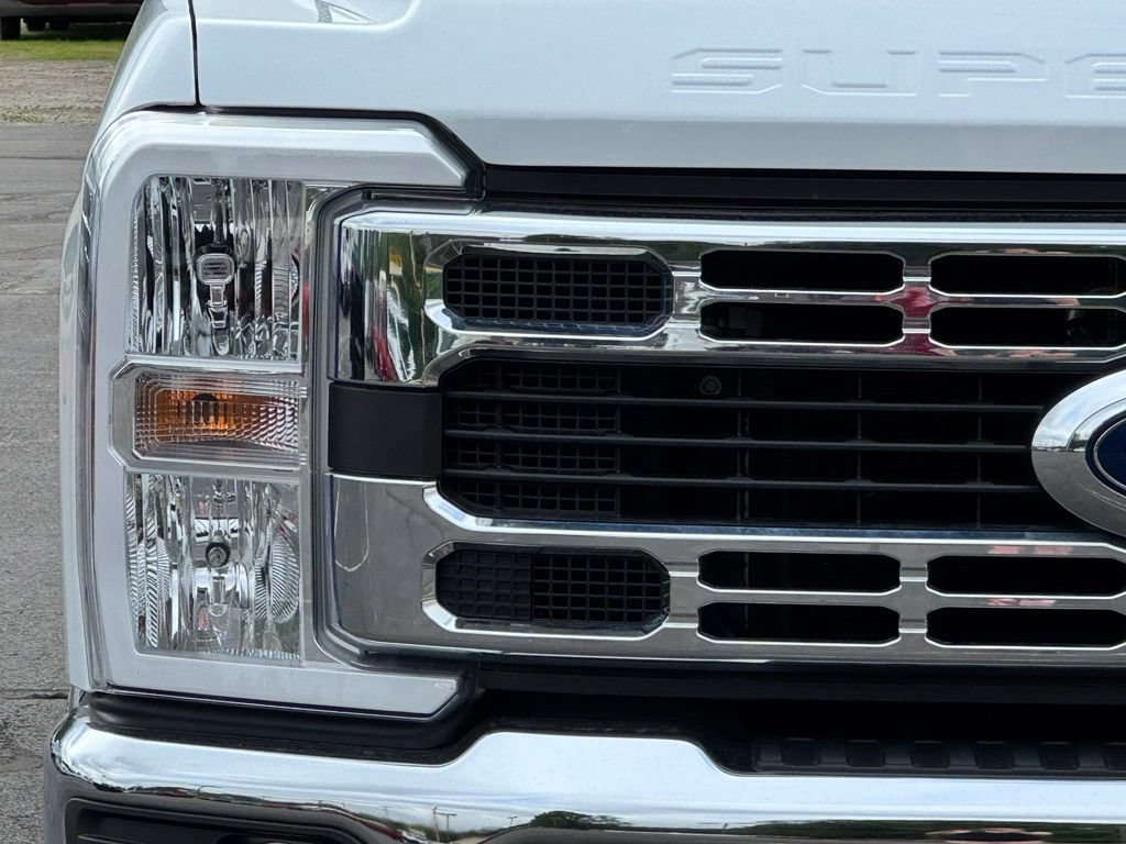 Certified 2024 Ford F350 XLT AWD/4WD image 4