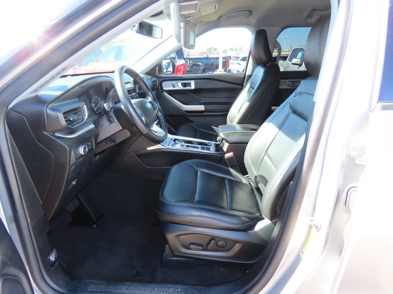 Certified 2022 Ford Explorer XLT w/ Equipment Group 202A image 26