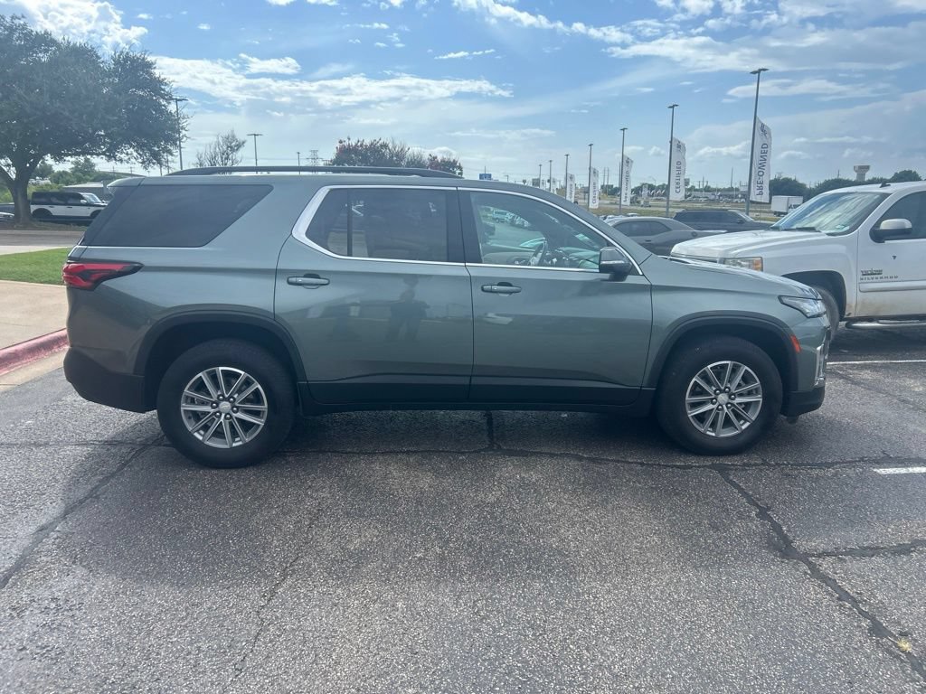 Used 2023 Chevrolet Traverse LT FWD image 4