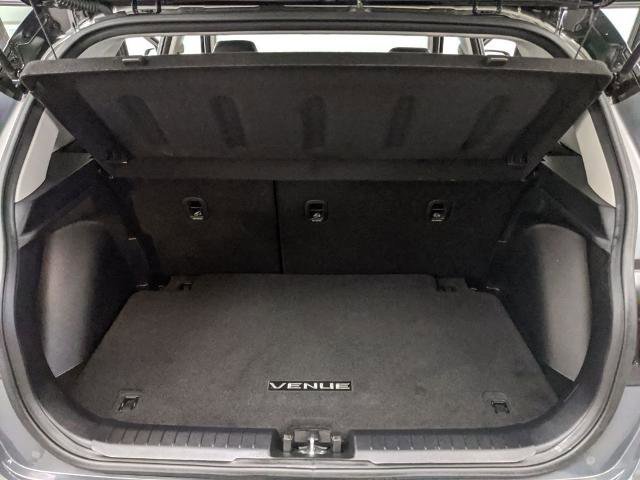 Used 2024 Hyundai Venue Limited image 18