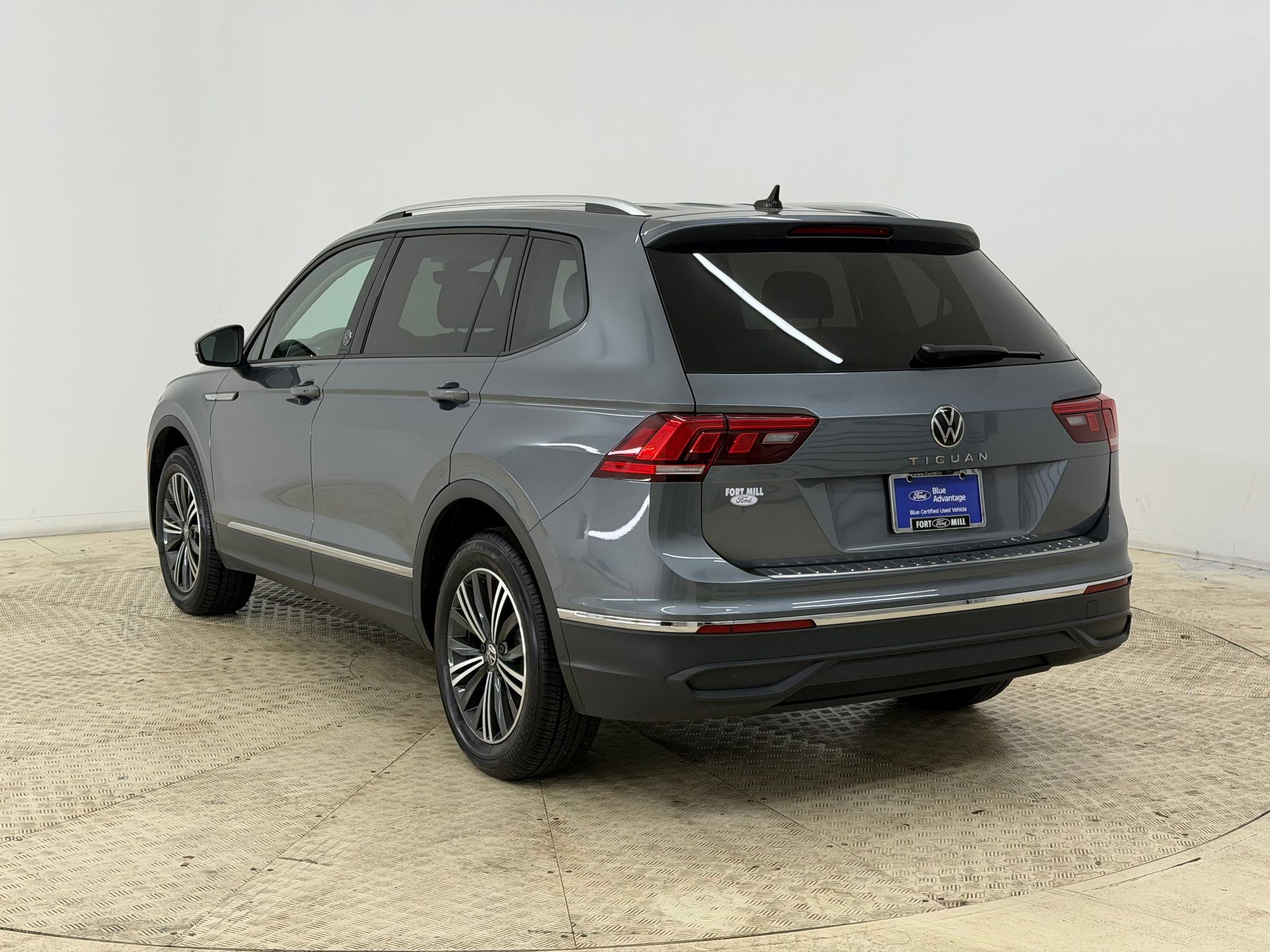 Used 2024 Volkswagen Tiguan Wolfsburg Edition image 3