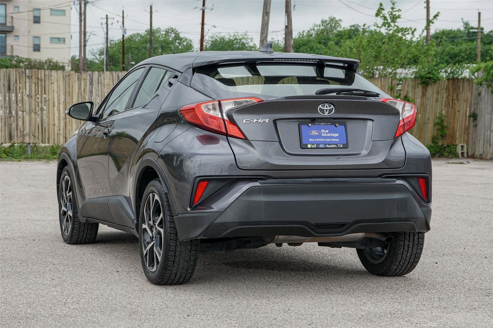 Used 2019 Toyota C-HR XLE FWD image 6